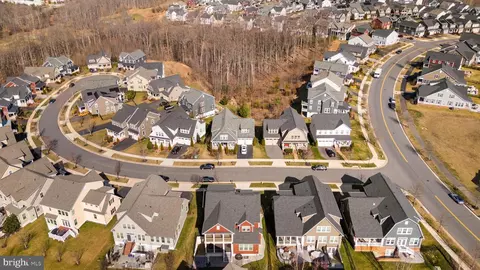 View/Area - 17153 Gullwing Dr, Dumfries, VA 22026 photo 3 of 12