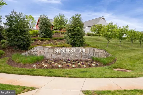 View/Area - 17153 Gullwing Dr, Dumfries, VA 22026 photo 4 of 12
