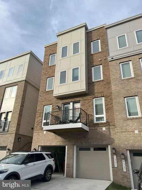 1323 Rail Stop Dr, Woodbridge, VA 22191
