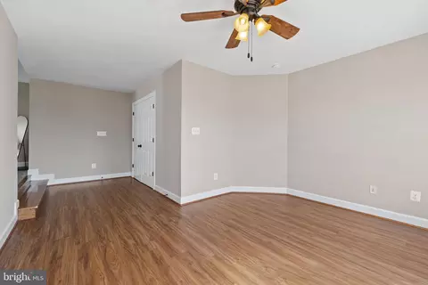 Living - 12669 Crabtree Falls Dr, Bristow, VA 20136 photo 4 of 5