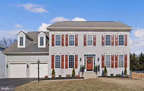 12669 Crabtree Falls Dr, Bristow, VA 20136