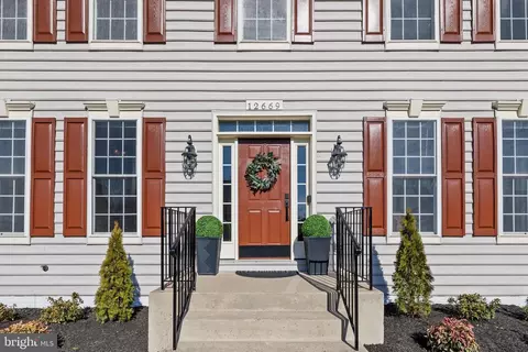 Exterior - 12669 Crabtree Falls Dr, Bristow, VA 20136 photo 6 of 13
