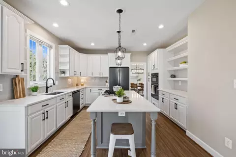 Kitchen - 12669 Crabtree Falls Dr, Bristow, VA 20136 photo 3 of 6