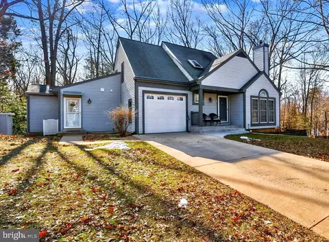 15054 Silver Leaf Ct, Dumfries, VA 22025