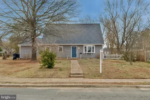7589 Amherst Dr, Manassas, VA 20111