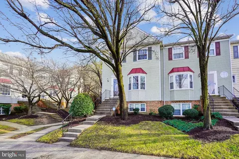 4213 Stockbridge Dr, Dumfries, VA 22025