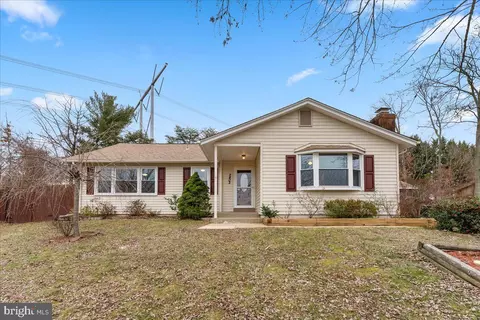2402 Sagamore Ct, Woodbridge, VA 22192