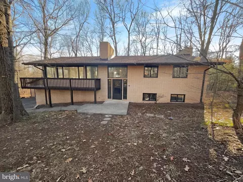 4007 Shady Hollow Ln, Gainesville, VA 20155