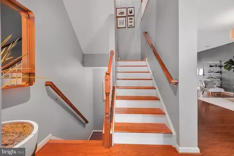7943 Crescent Park Dr, Gainesville, VA 20155 photo 14