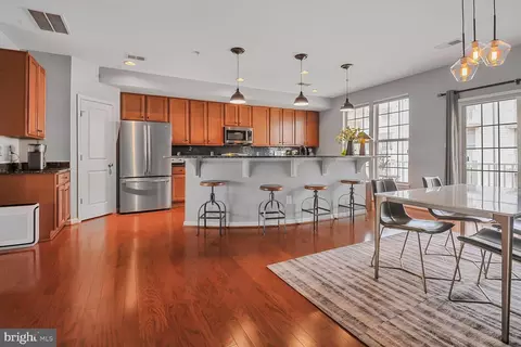 7943 Crescent Park Dr, Gainesville, VA 20155 photo 4