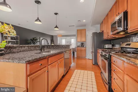 7943 Crescent Park Dr, Gainesville, VA 20155 photo 6