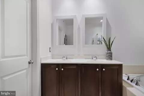 7943 Crescent Park Dr, Gainesville, VA 20155 photo 19