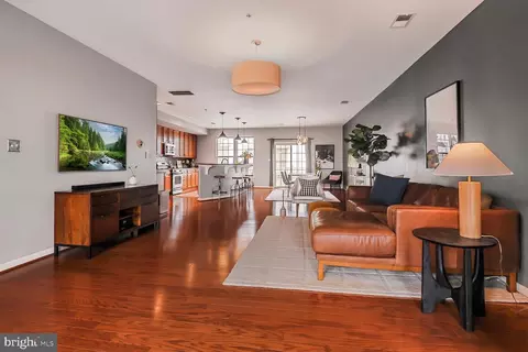 7943 Crescent Park Dr, Gainesville, VA 20155