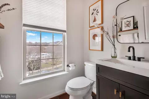7943 Crescent Park Dr, Gainesville, VA 20155 photo 13