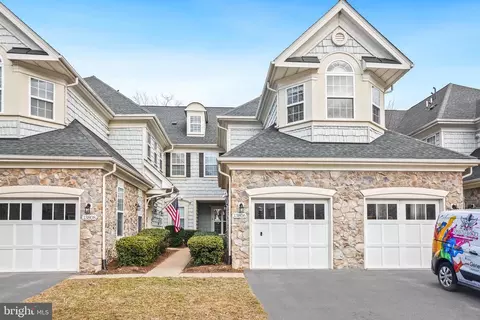 13806 Greendale Dr, Woodbridge, VA 22191