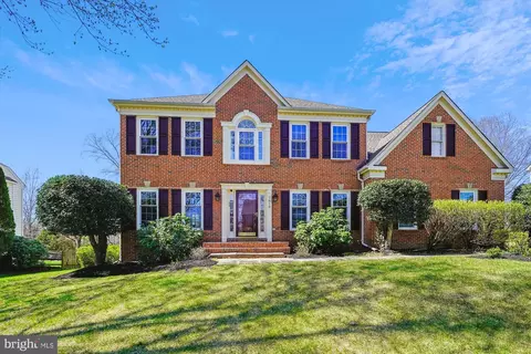 7810 Virginia Oaks Dr, Gainesville, VA 20155