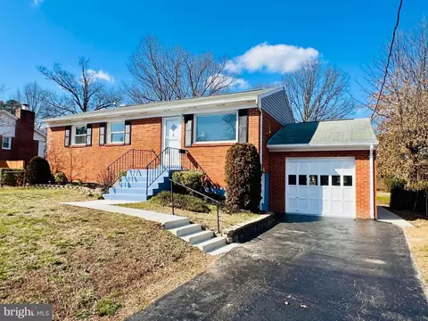 9826 Lomond Dr, Manassas, VA 20109
