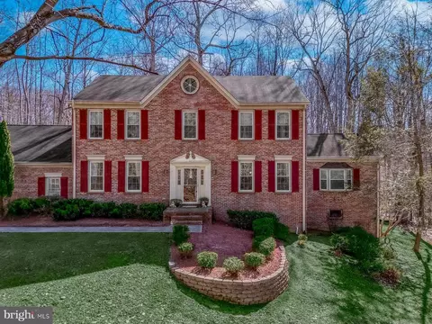 4909 Lanyard Ln, Woodbridge, VA 22192