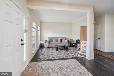 2844 Myrtlewood Dr, Dumfries, VA 22026 photo 3