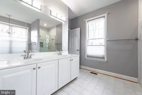 6820 Saddle Run Way, Gainesville, VA 20155 photo 13