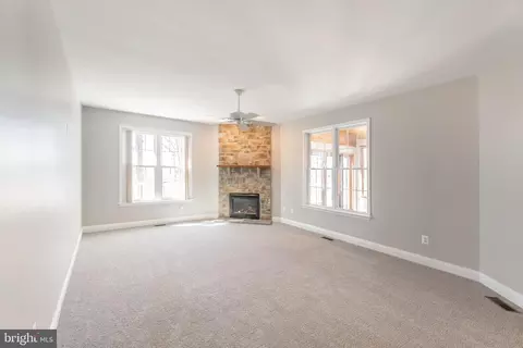 6820 Saddle Run Way, Gainesville, VA 20155 photo 9