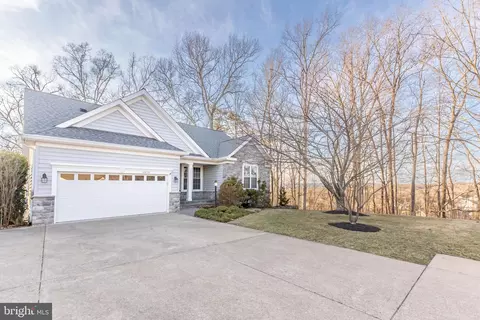 6820 Saddle Run Way, Gainesville, VA 20155 photo 2