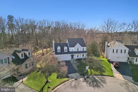 9905 Hawthorn Hill Ct, Manassas, VA 20110