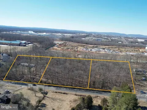 8112 Devlin Rd, Bristow, VA 20136 photo 1