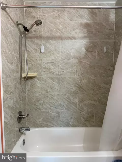 Bath - 3679 Tavern Way, Triangle, VA 22172 photo 3 of 5