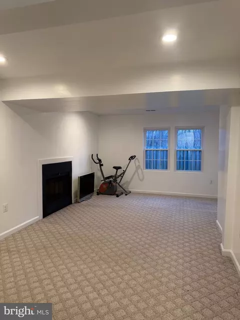 Living - 3679 Tavern Way, Triangle, VA 22172 photo 6 of 6