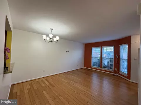 Living - 3679 Tavern Way, Triangle, VA 22172 photo 3 of 6