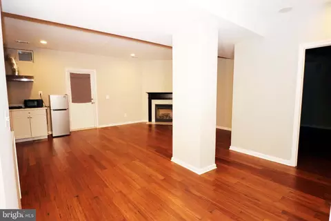 Living - 7612 Maracaibo Ct, Gainesville, VA 20155 photo 5 of 5