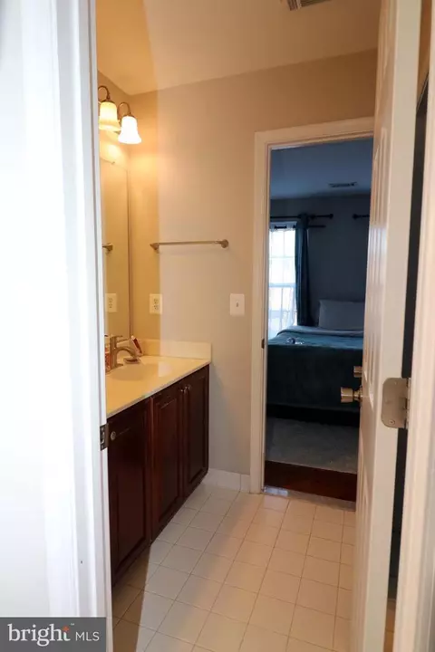 Bath - 7612 Maracaibo Ct, Gainesville, VA 20155 photo 4 of 4