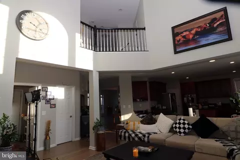 Entry Way - 7612 Maracaibo Ct, Gainesville, VA 20155 photo 3 of 9