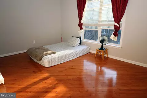 Bedroom - 7612 Maracaibo Ct, Gainesville, VA 20155 photo 2 of 5