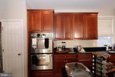 Kitchen - 7612 Maracaibo Ct, Gainesville, VA 20155 photo 2 of 4