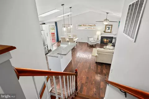 Entry Way - 4222 Avon Dr, Dumfries, VA 22025 photo 1 of 2