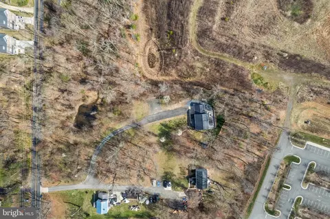 View/Area - 18571 Old Triangle Rd, Triangle, VA 22172 photo 1 of 1