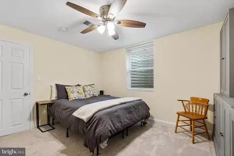Bedroom - 18571 Old Triangle Rd, Triangle, VA 22172 photo 6 of 6