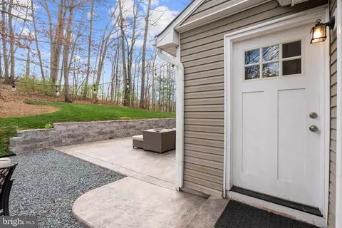 Other - 18571 Old Triangle Rd, Triangle, VA 22172 photo 5 of 15