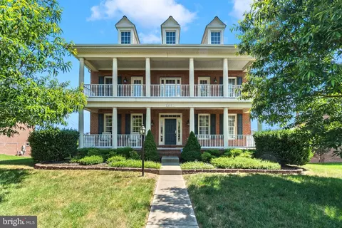 2457 Port Potomac Ave, Woodbridge, VA 22191