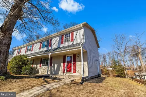 2894 Cedar Crest Ct, Woodbridge, VA 22192