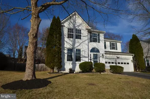 5976 Tapestry Dr, Woodbridge, VA 22193