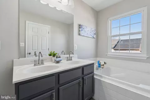 5014 Barnacle Pl, Dumfries, VA 22025 photo 15