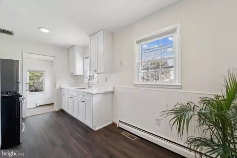 8016 Mace Cir, Manassas, VA 20111 photo 8