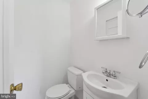 8016 Mace Cir, Manassas, VA 20111 photo 17