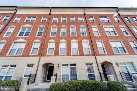 8037 Crescent Park Dr, Gainesville, VA 20155