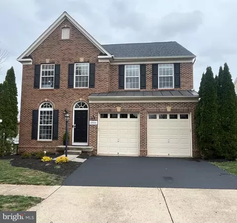 18080 Camdenhurst Dr, Gainesville, VA 20155
