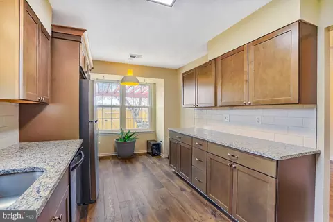 Kitchen - 7810 Gateshead Ln, Manassas, VA 20109 photo 2 of 2