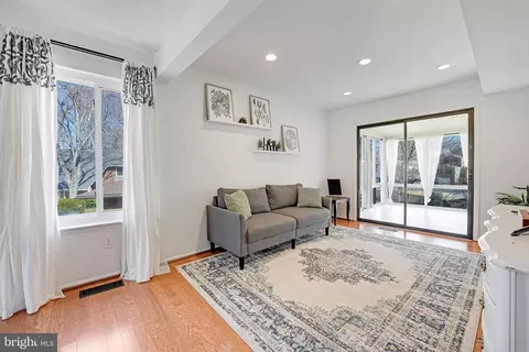 4389 Ashgrove Dr, Dumfries, VA 22025 photo 9